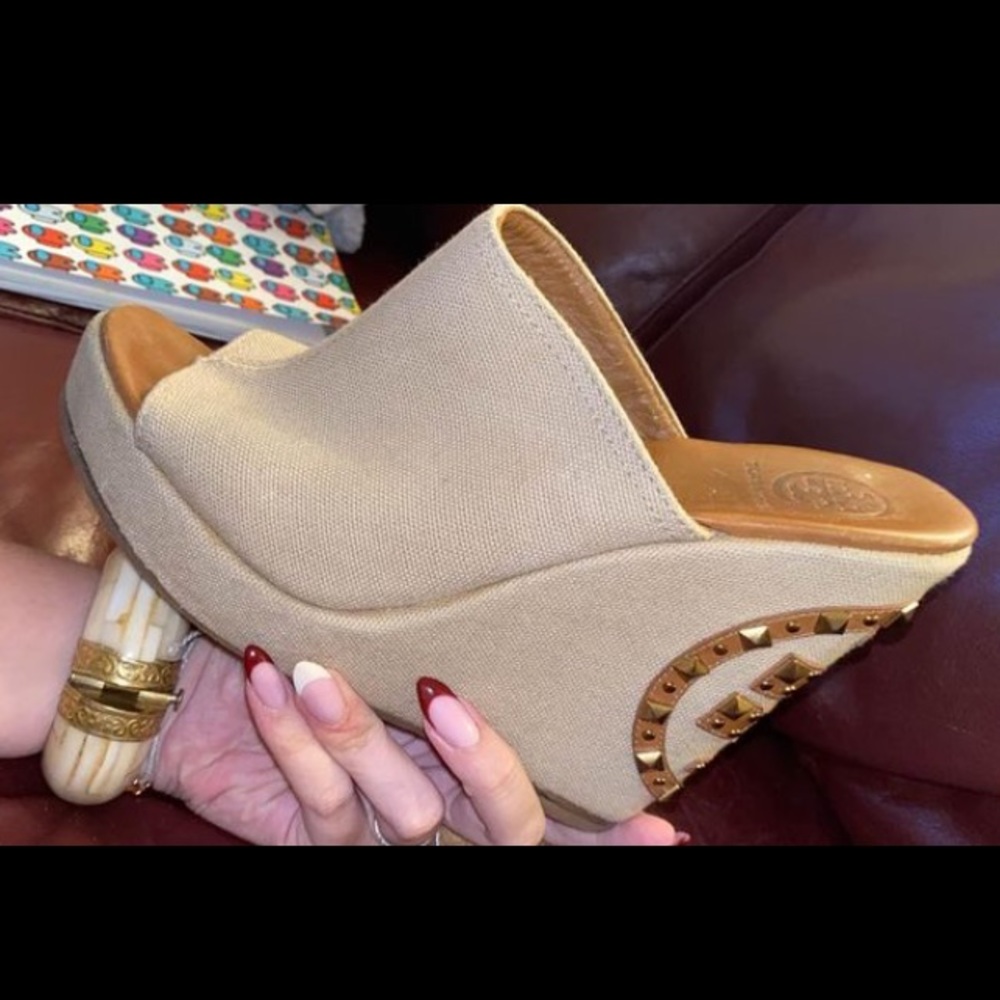 Tory Burch pumps shoes//. Used good condition size 9